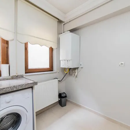 In Authentic Neighbourhood Apartment *